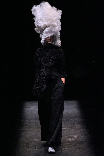 Look 28